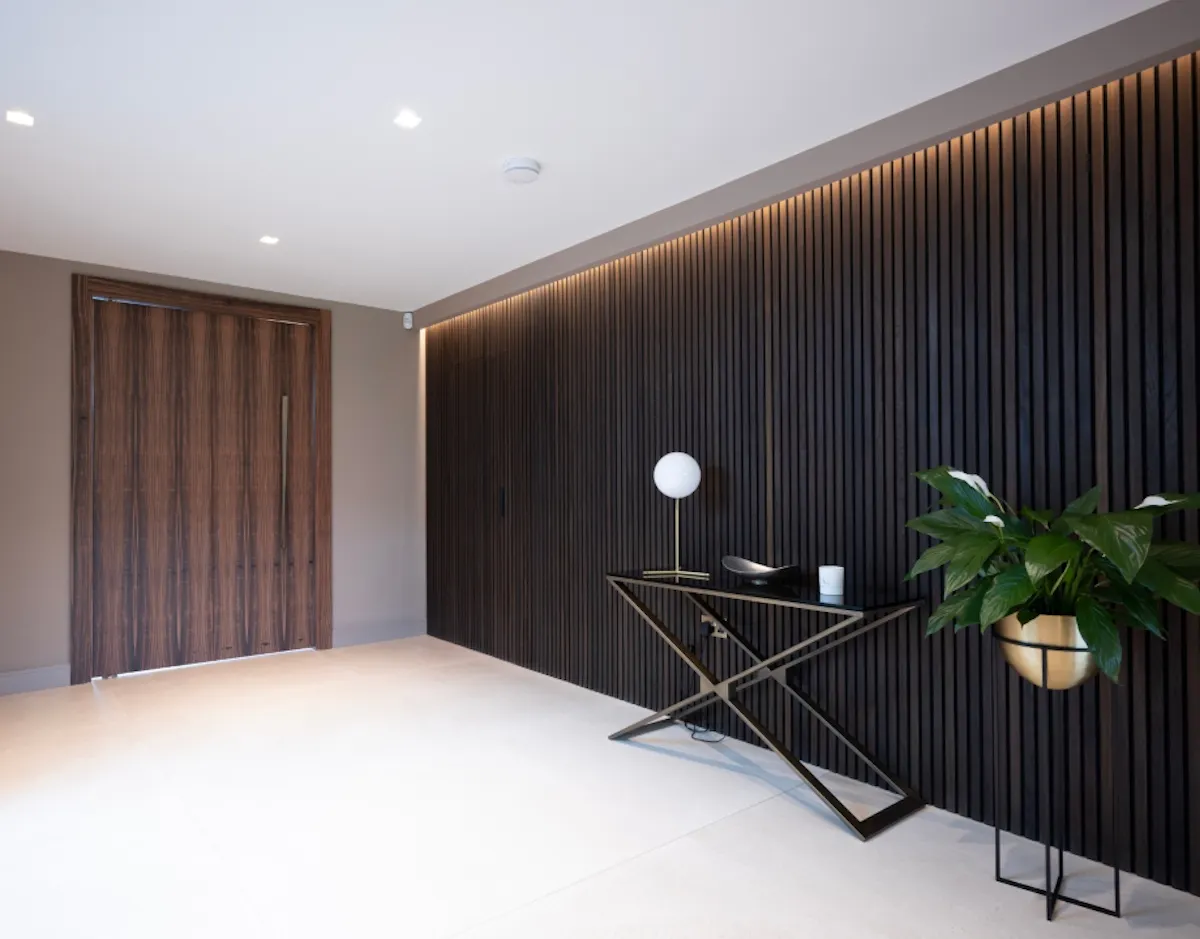 Internal Deuren door in a hallway