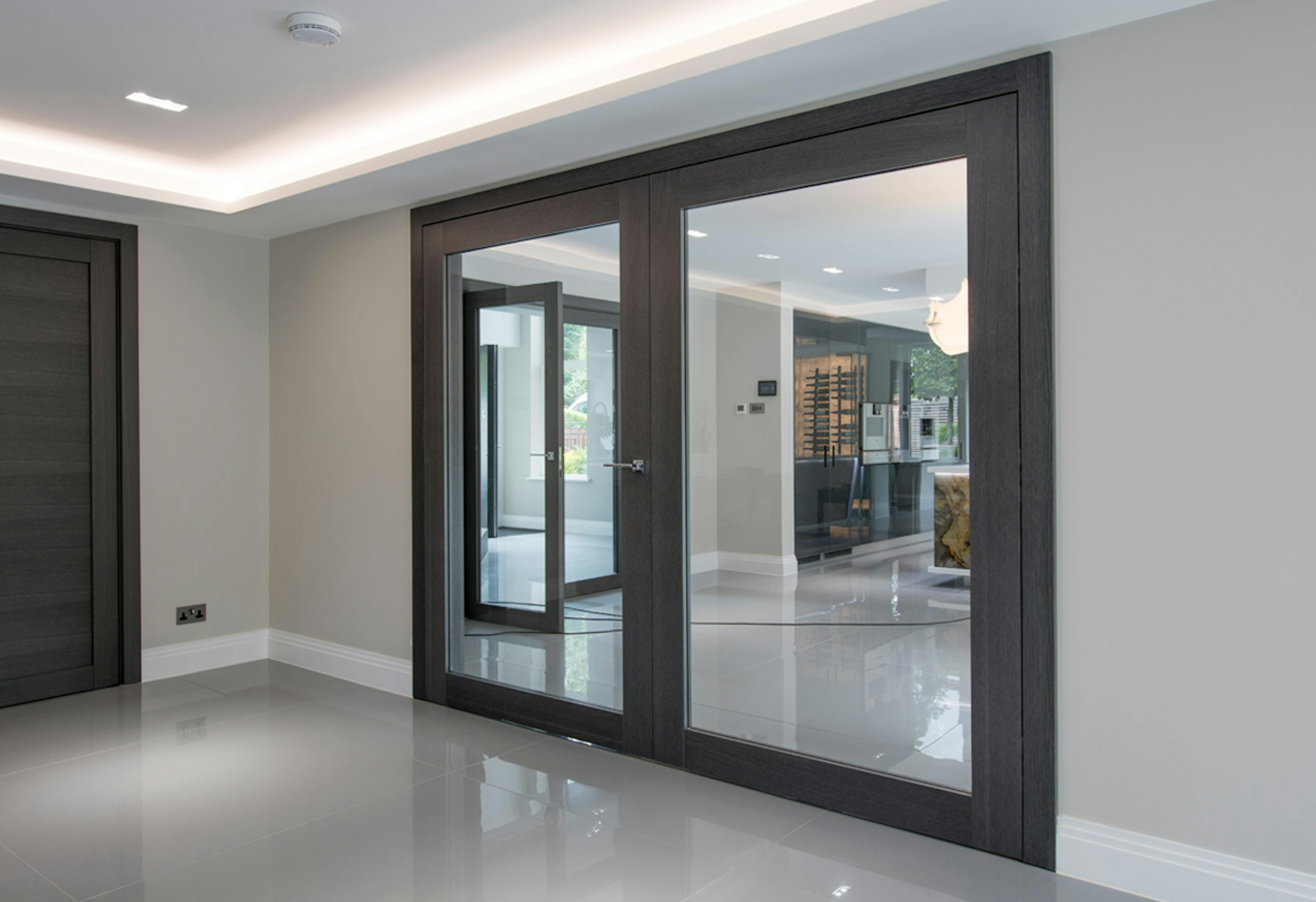 Deuren internal doors with glass panels