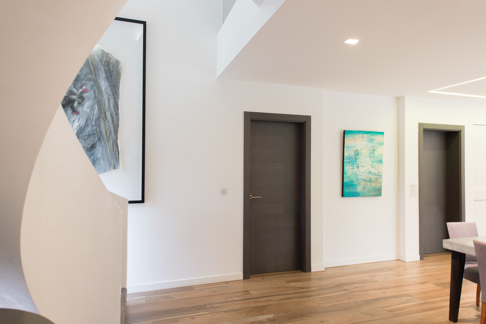 Are Deuren internal doors suitable for high-traffic areas?