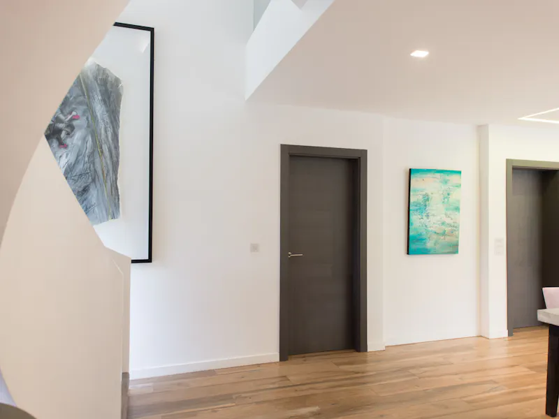 Are Deuren internal doors suitable for high-traffic areas?