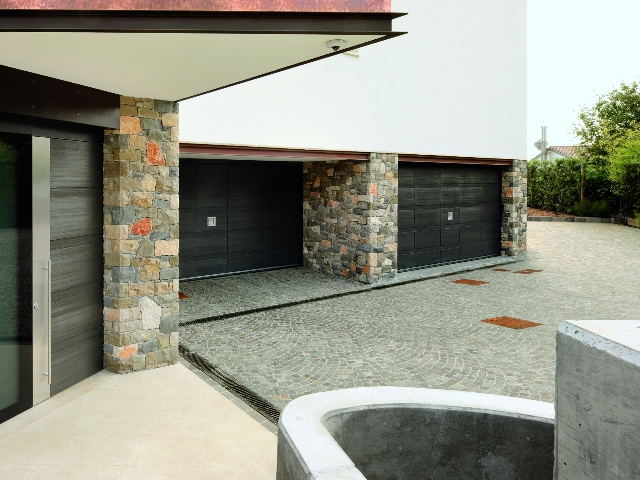 Counterweight garage doors