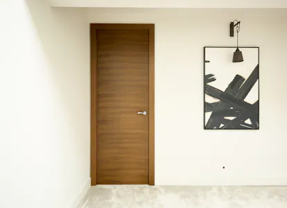 A sleek and stylish door solution perfectly complementing their new-build’s unique aesthetic.