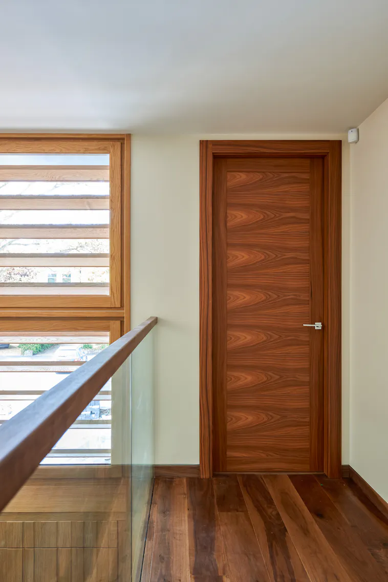 Gio door in rosewood by Deuren