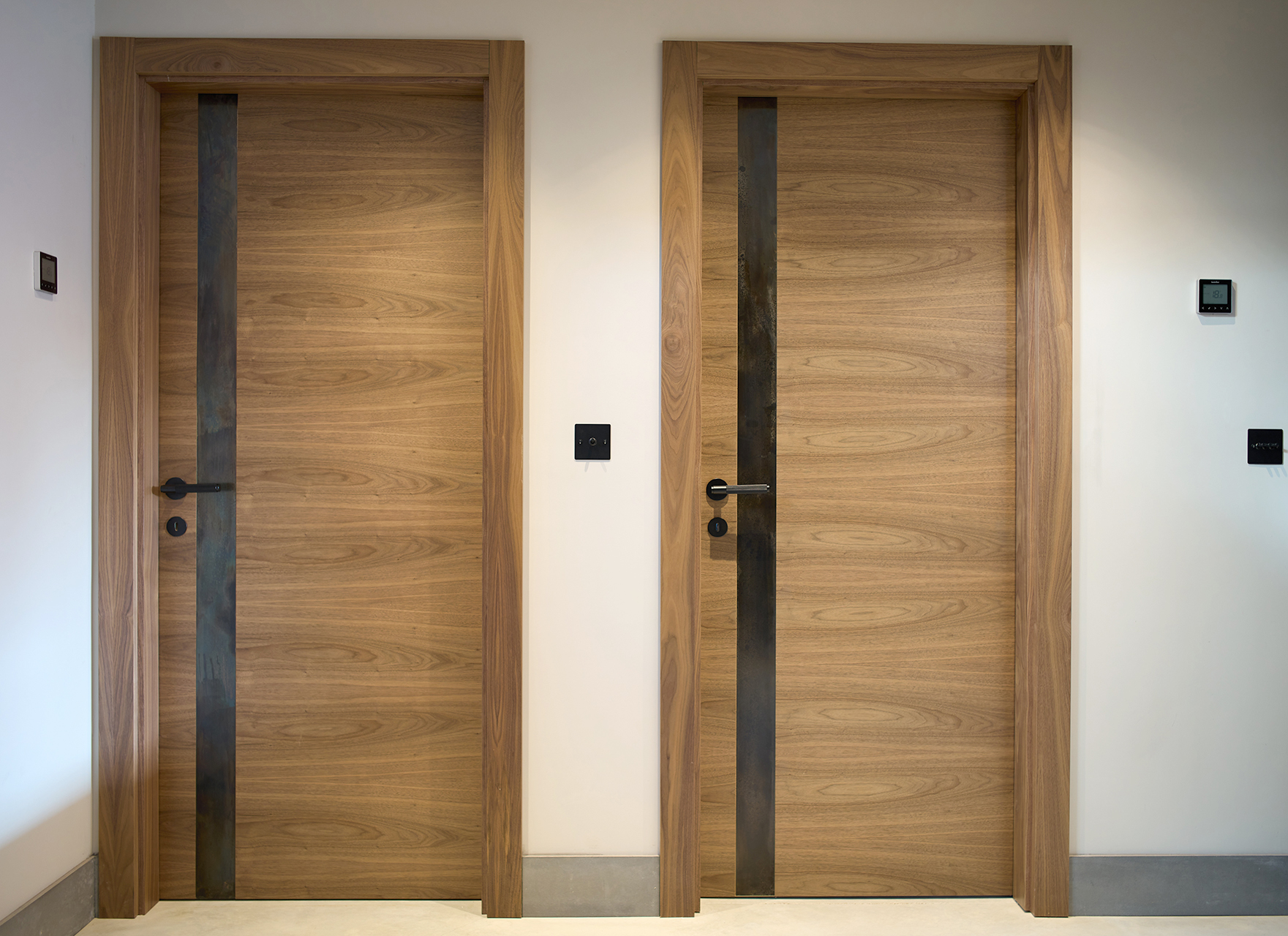 Bespoke Trem H | Walnut Veneer Finish