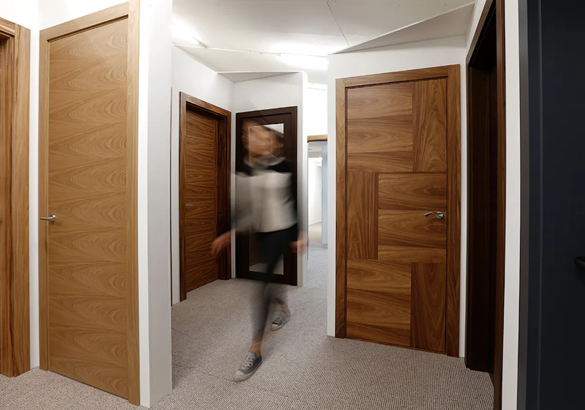 Deuren's bespoke door set showroom