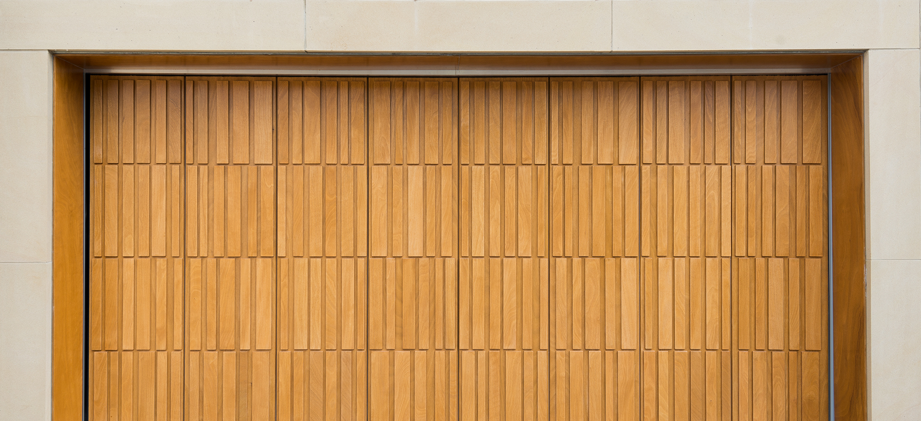 An external entrance Deuren Tavole S garage door