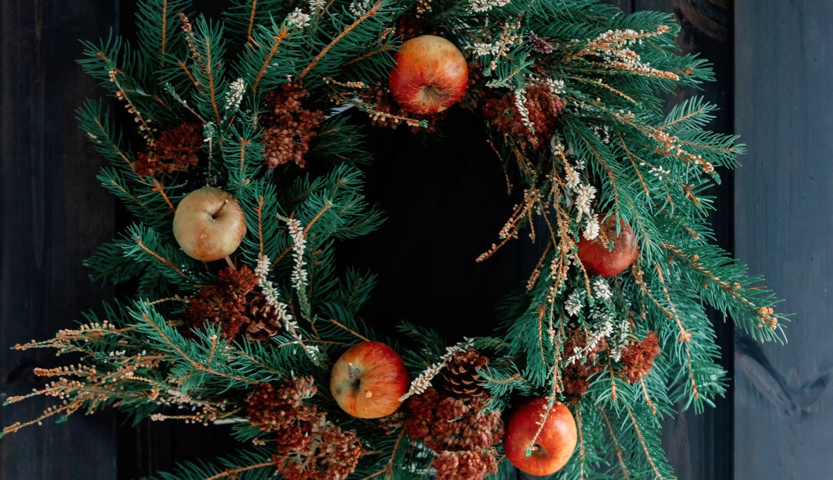 Crafting festive elegance: A guide to elevating your front door decor with expertise and finesse!