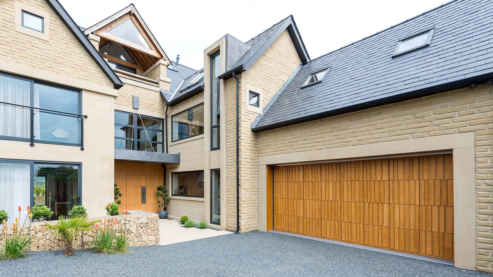 How long should a garage door last?