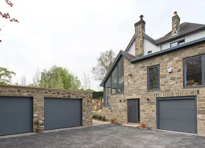 Stand out style and security features including fingerprint recognition