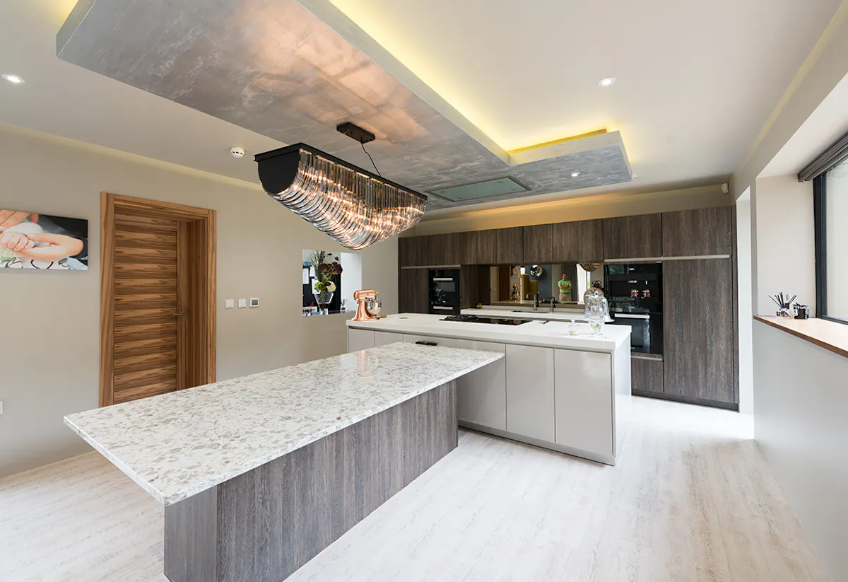 A kitchen with an internal Trem H Deuren door