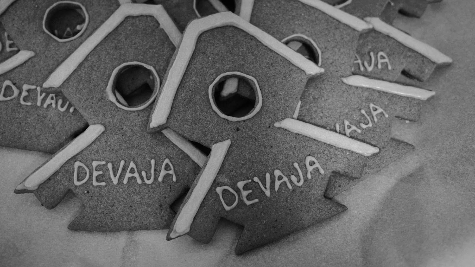 Emmi ordered a custom De Vaja cookie cutter and put it to great use