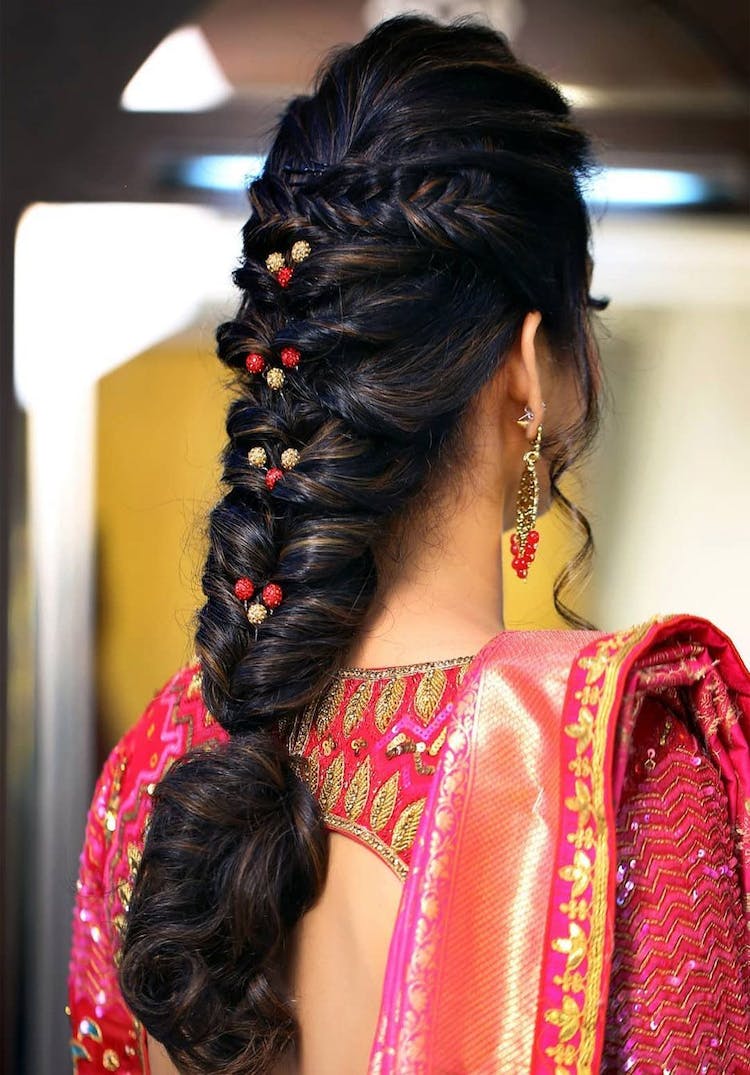 10 Ways to Style your Hair with Florals this Wedding Season | Beauty |  WeddingSutra