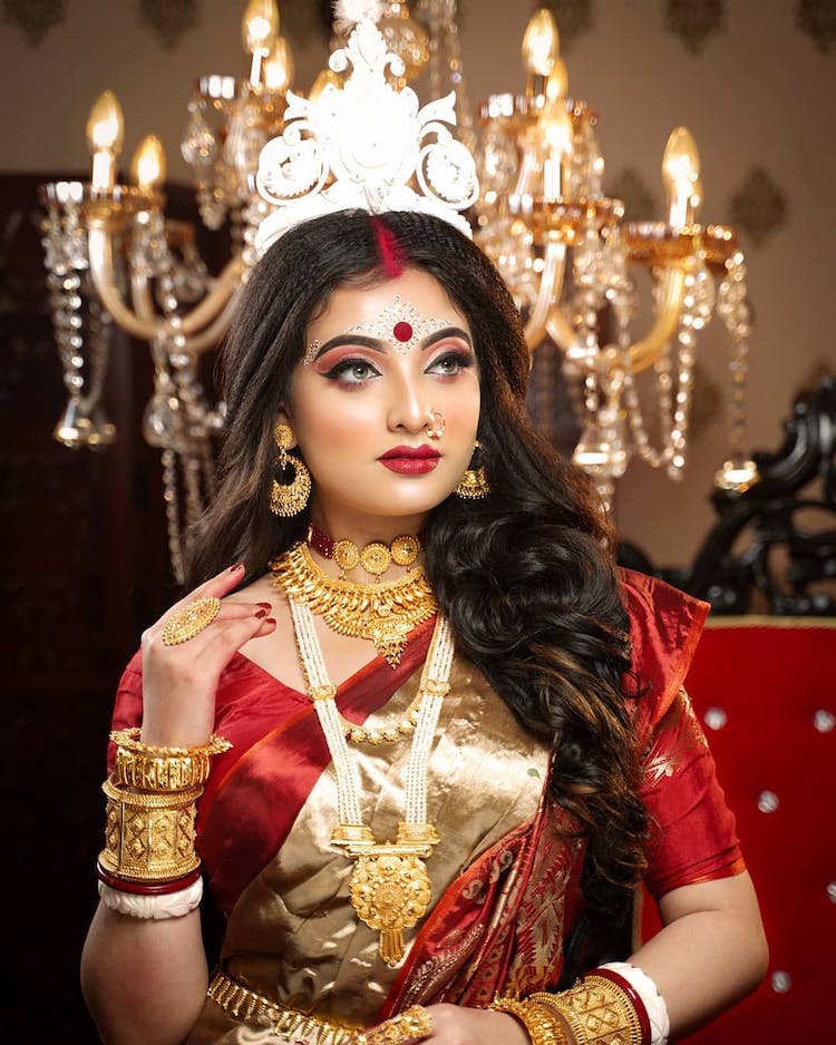 Top 13 Trending Bengali Lehenga Design [2022]