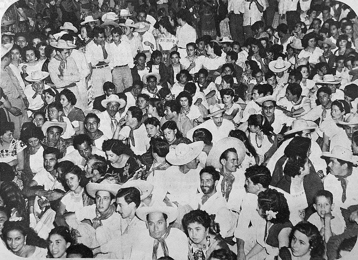 Baile Ranchero en el edificio de la Asociación Mutualista y Recreativa Manuel Acuña.