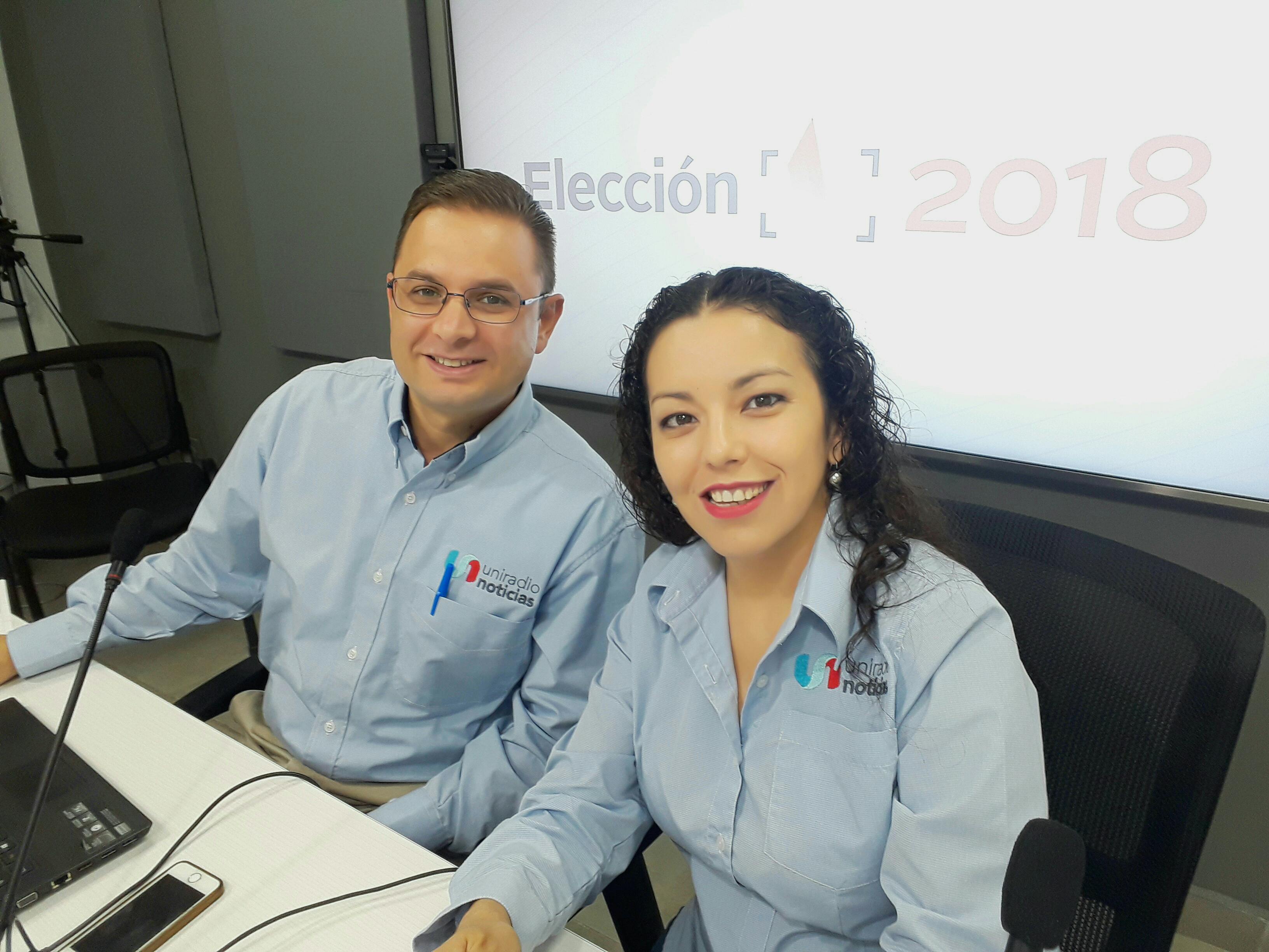 Juan Carlos Züñiga y Gabriela Medina en Uniradio.