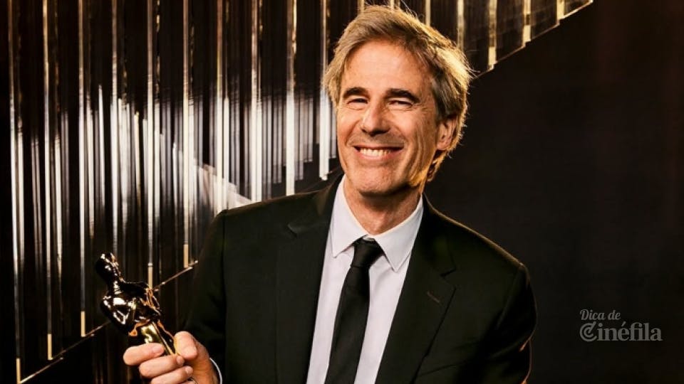 Walter Salles com troféu do Oscar