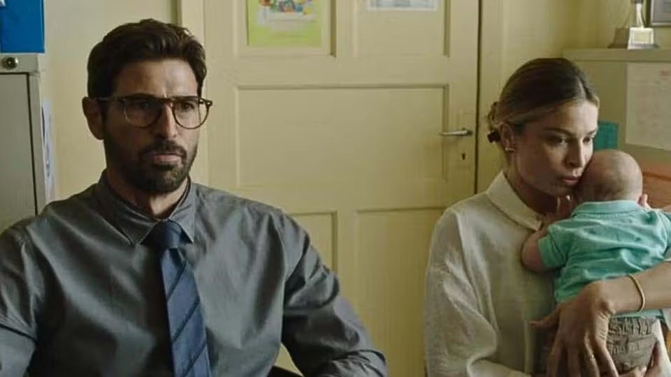 Reynaldo Gianecchini e Grazi Massafera em cena do filme "Uma Família Feliz"