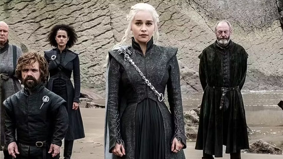 Daenerys em cena da série Game Of Thrones