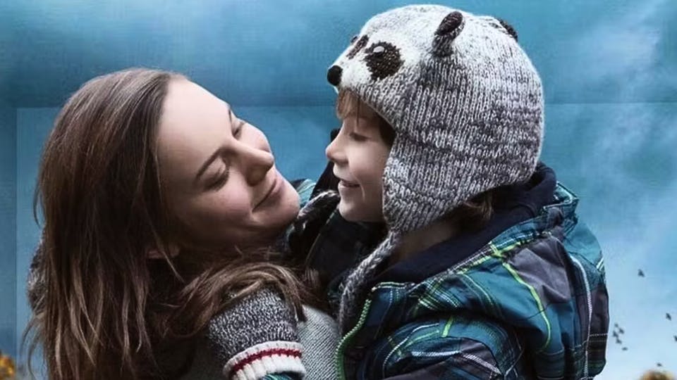 imagem de mãe e filho no filme "O Quarto de Jack"