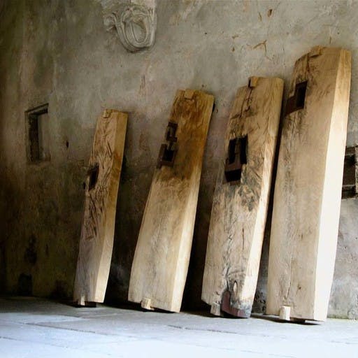 Totenbretter, aus dem lastdance-Block, Holz und Stahl