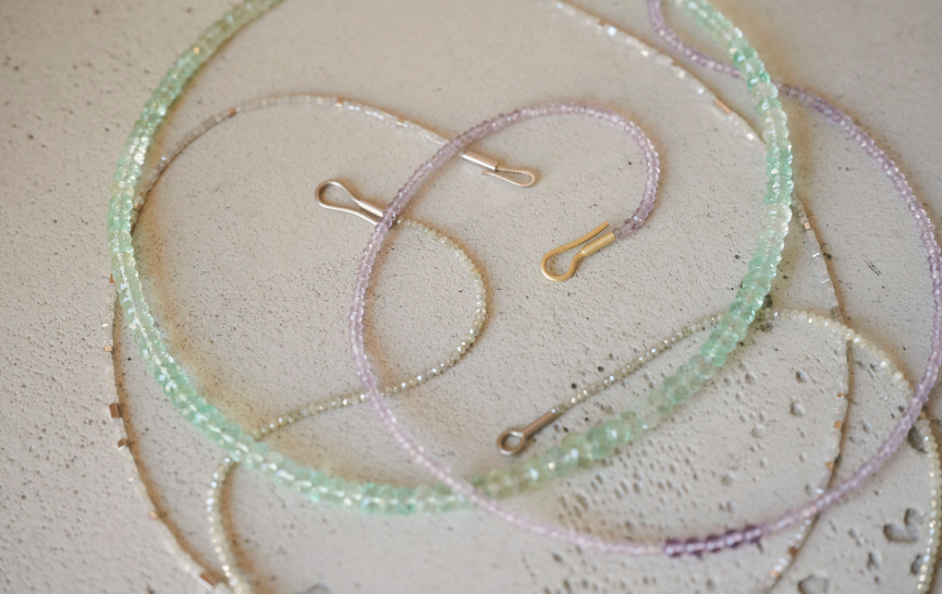 Bild des Schmuckstücks "Edelsteincolliers"