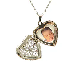 Colar Relicário Coração prata - 1 Foto