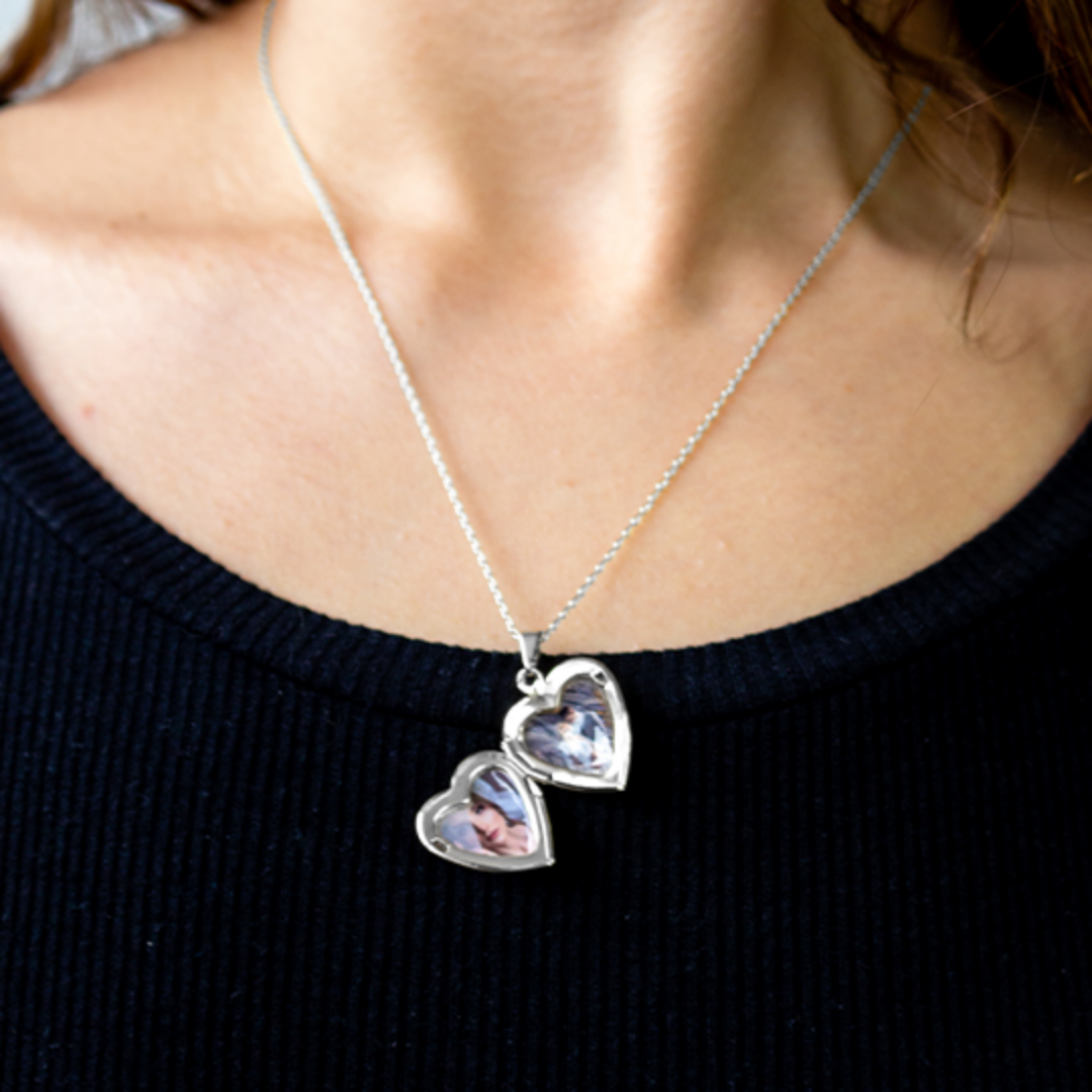 Colar Relicário Coração