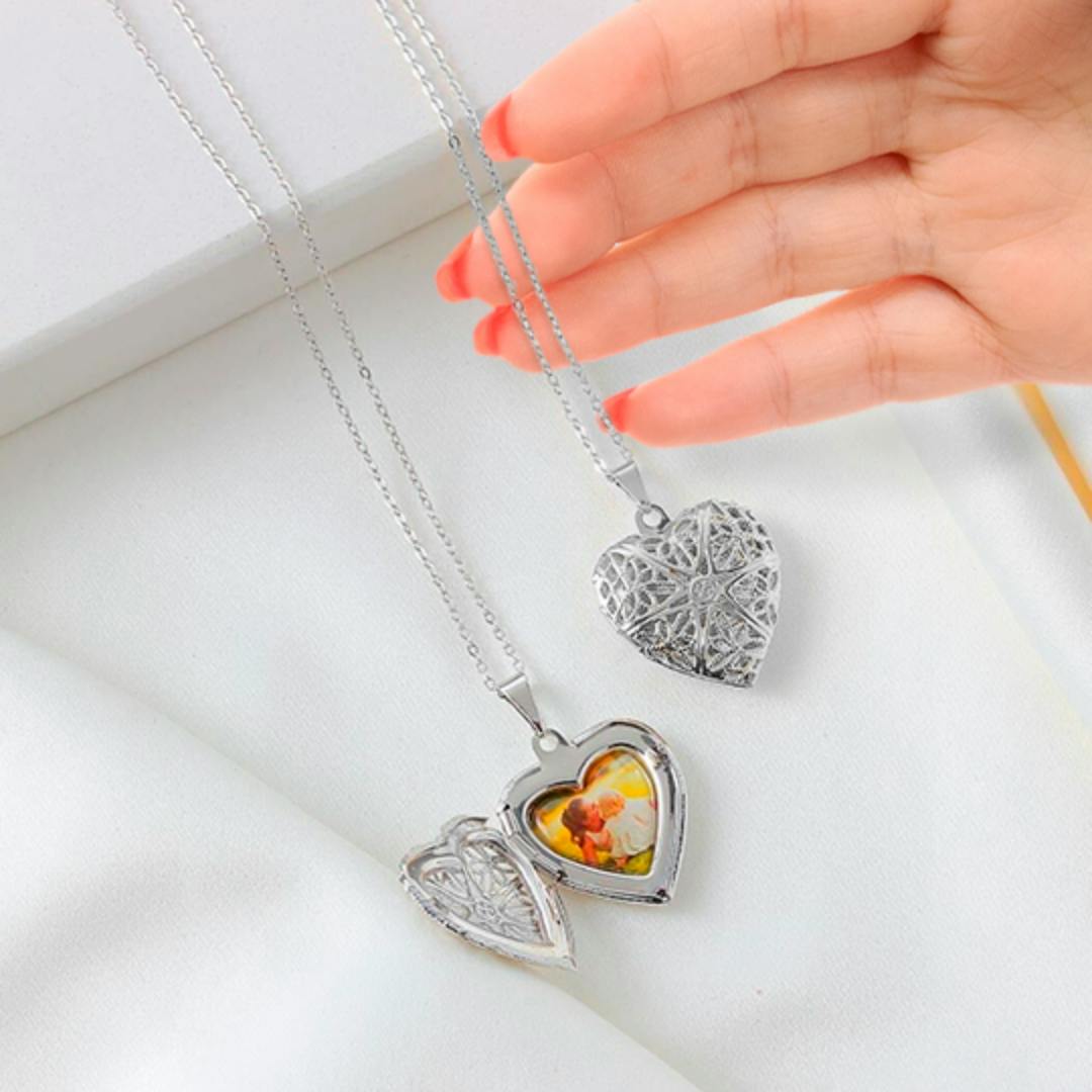 Colar Relicário Coração