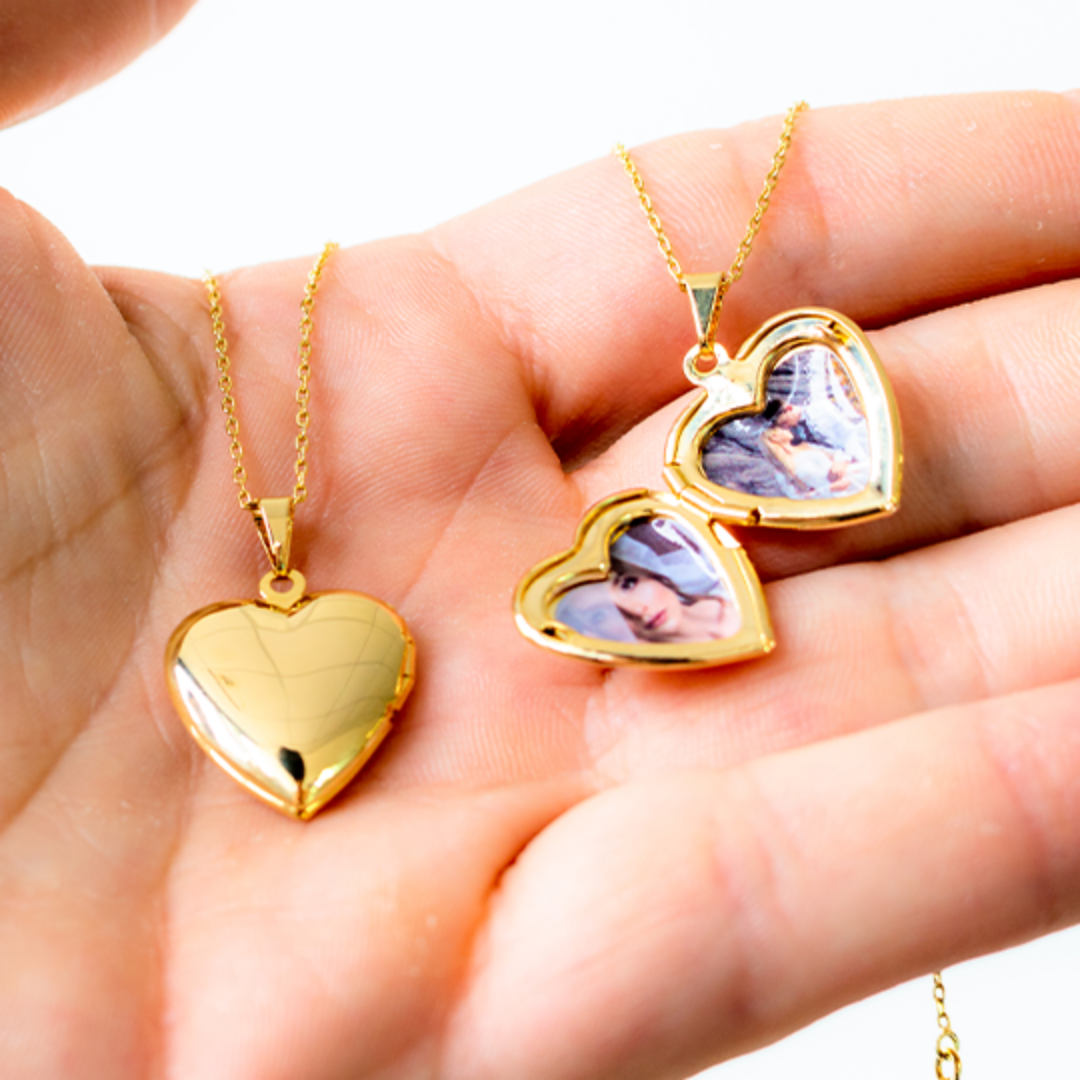 Colar Relicário Coração