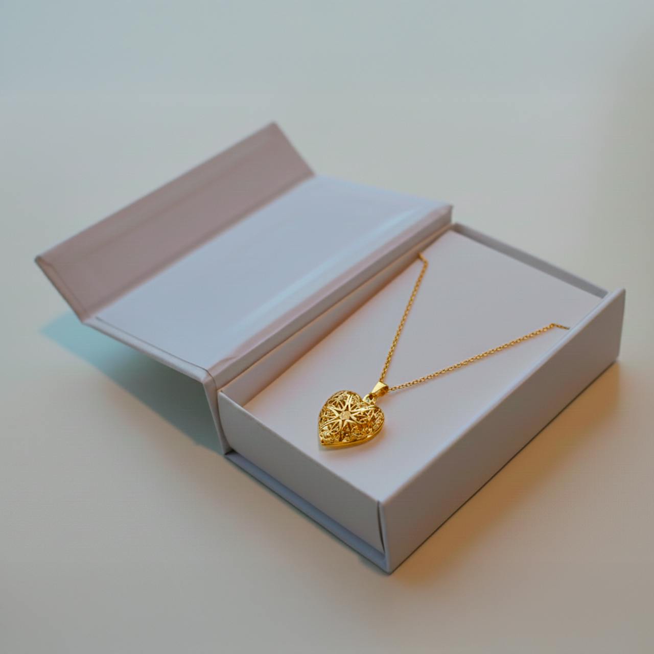 Colar Relicário Coração