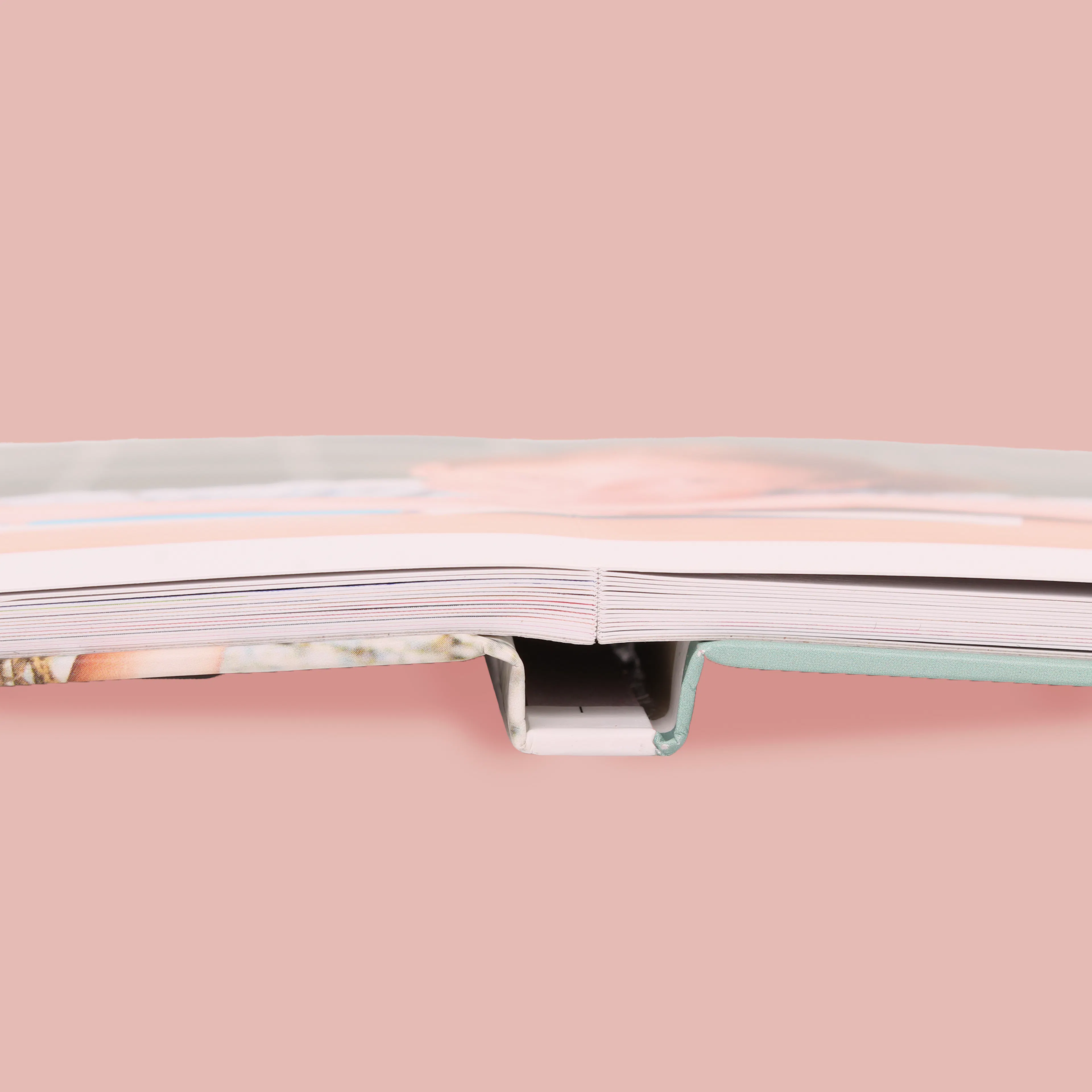 Fotolivro Premium aberto em lay-flat 180°