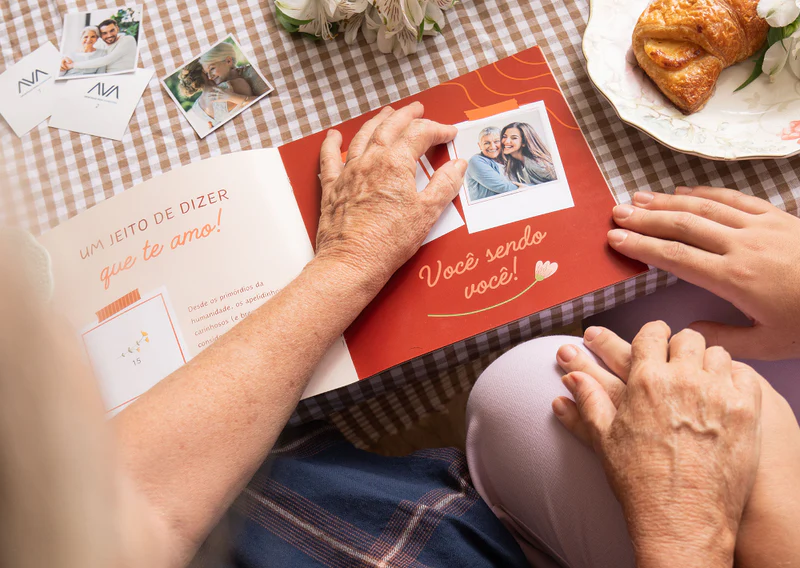 Álbum de Figurinhas - Mãe, Você Não É Todo Mundo