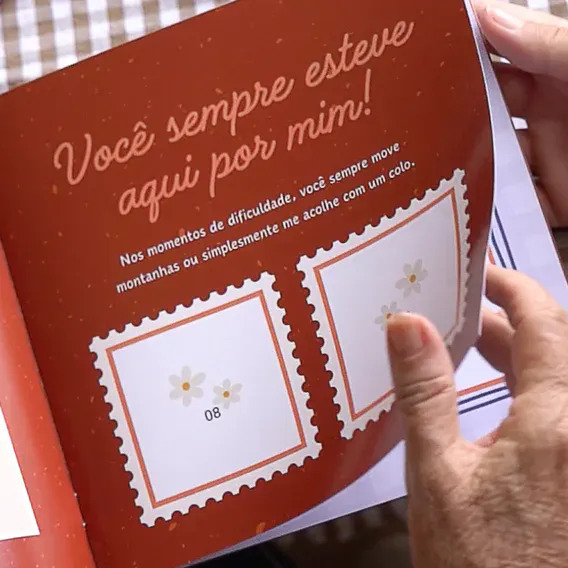 Álbum de Figurinhas - Mãe, Você Não É Todo Mundo
