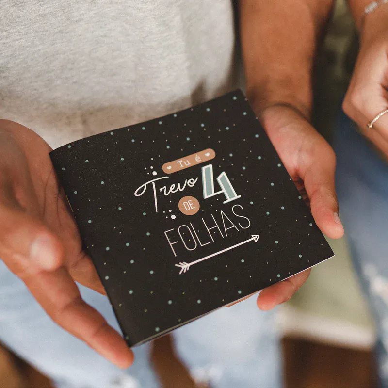 Álbum de Figurinhas - Trevo de 4 folhas