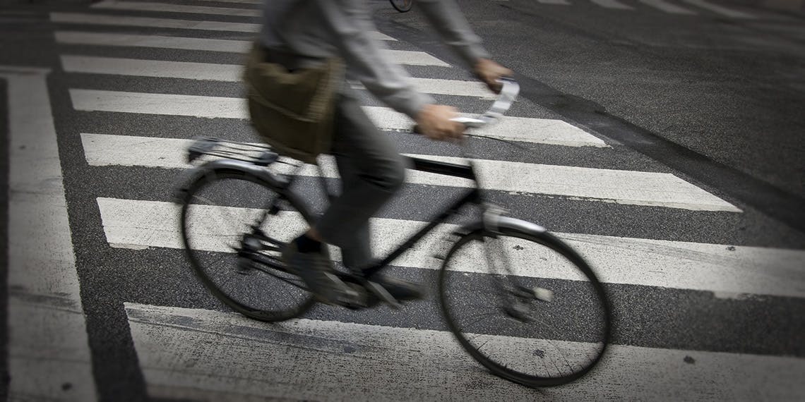 Cédez le passage cycliste à paris