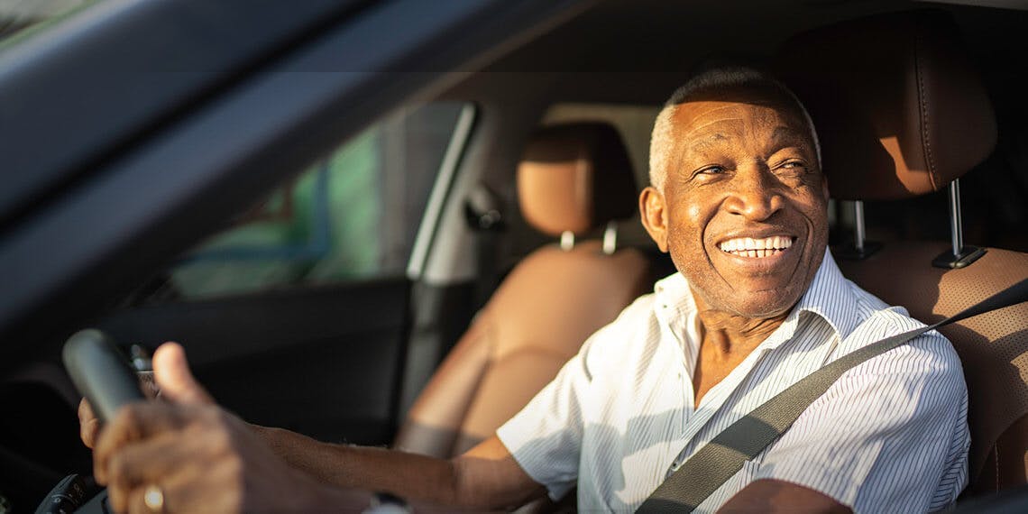 conducteur voiture senior