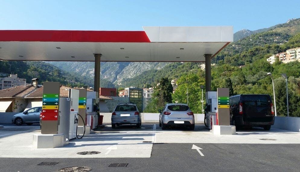 station-service autoroute voitures