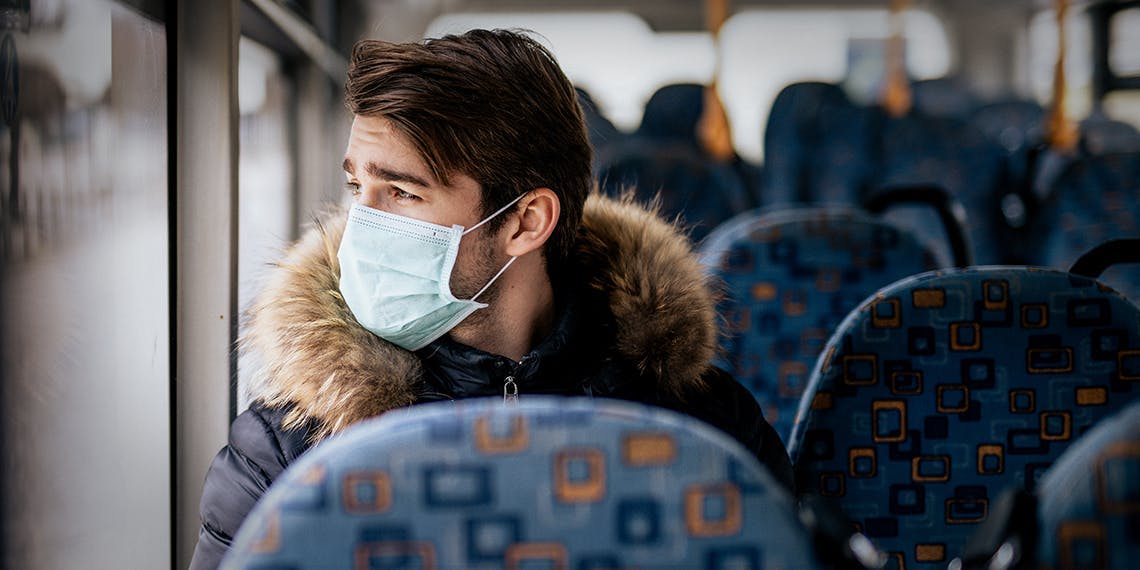 les recommandations de distanciation physique apparaissent difficiles dans les transports publics