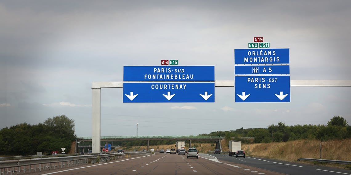 détail autoroute trois voies