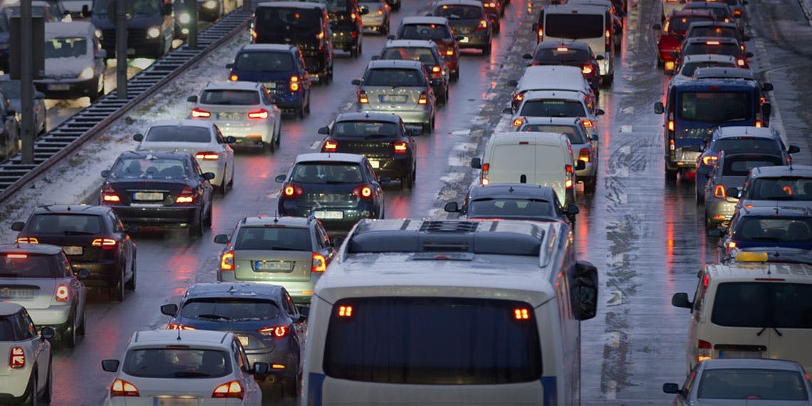 embouteillage sur autoroute 