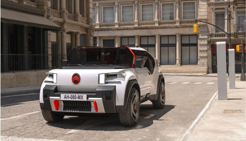 la première voiture en carton imaginée par Citroën, un concept-car