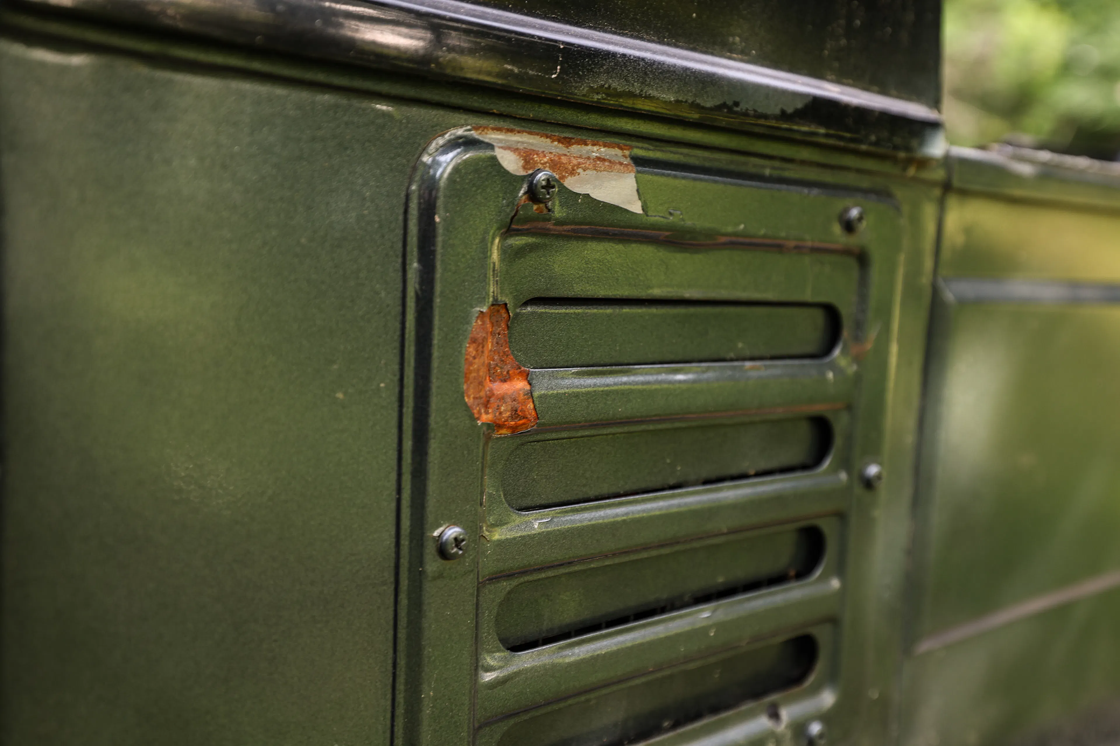1972 Steyr-Puch Pinzgauer vent rust
