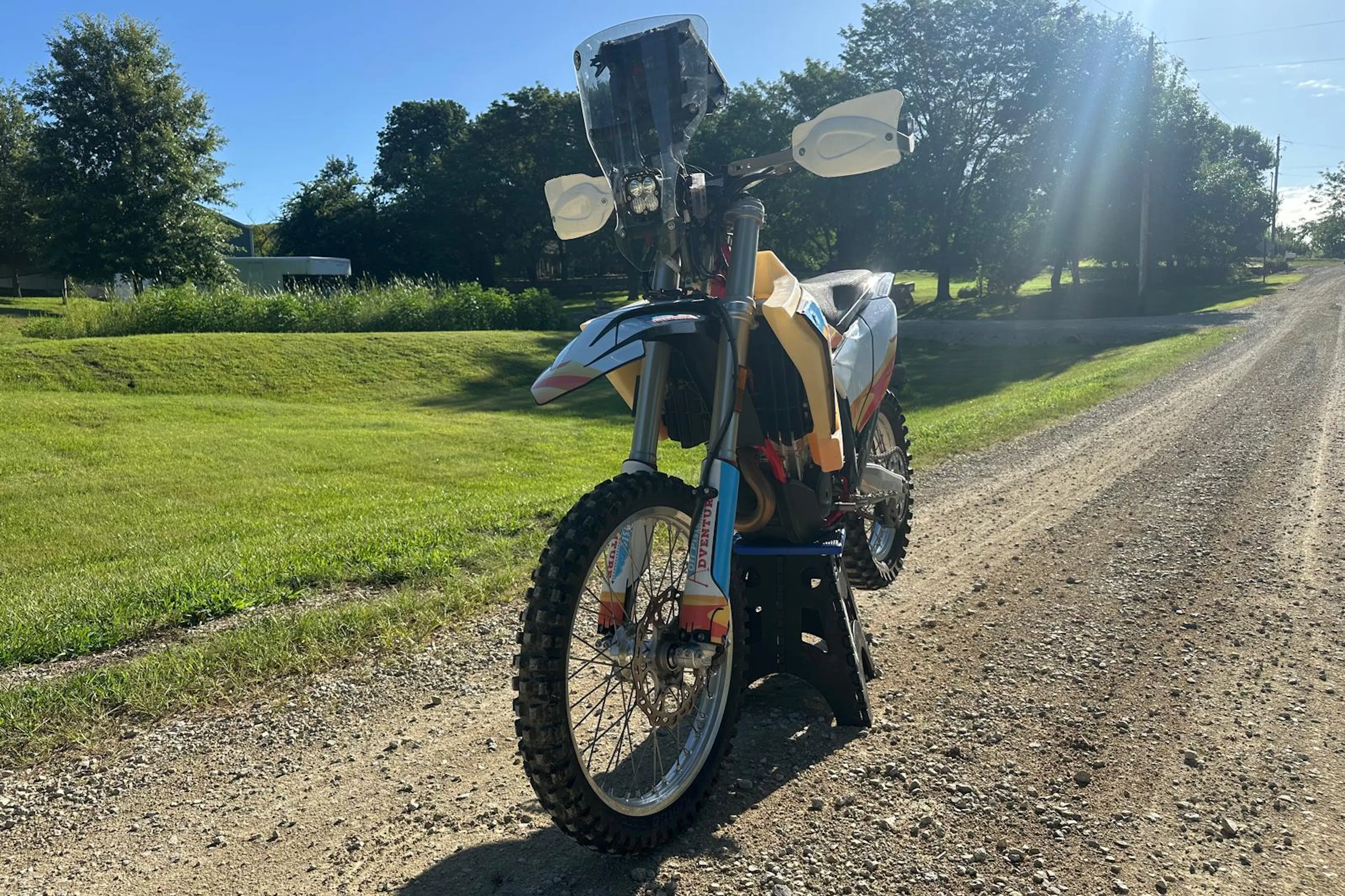 2024 GasGas ES500F left front 3/4