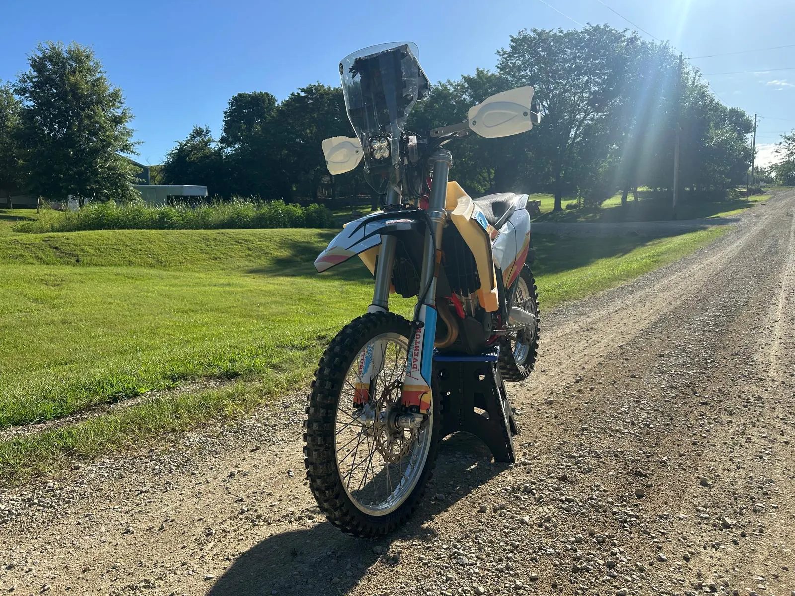 2024 GasGas ES500F left front 3/4