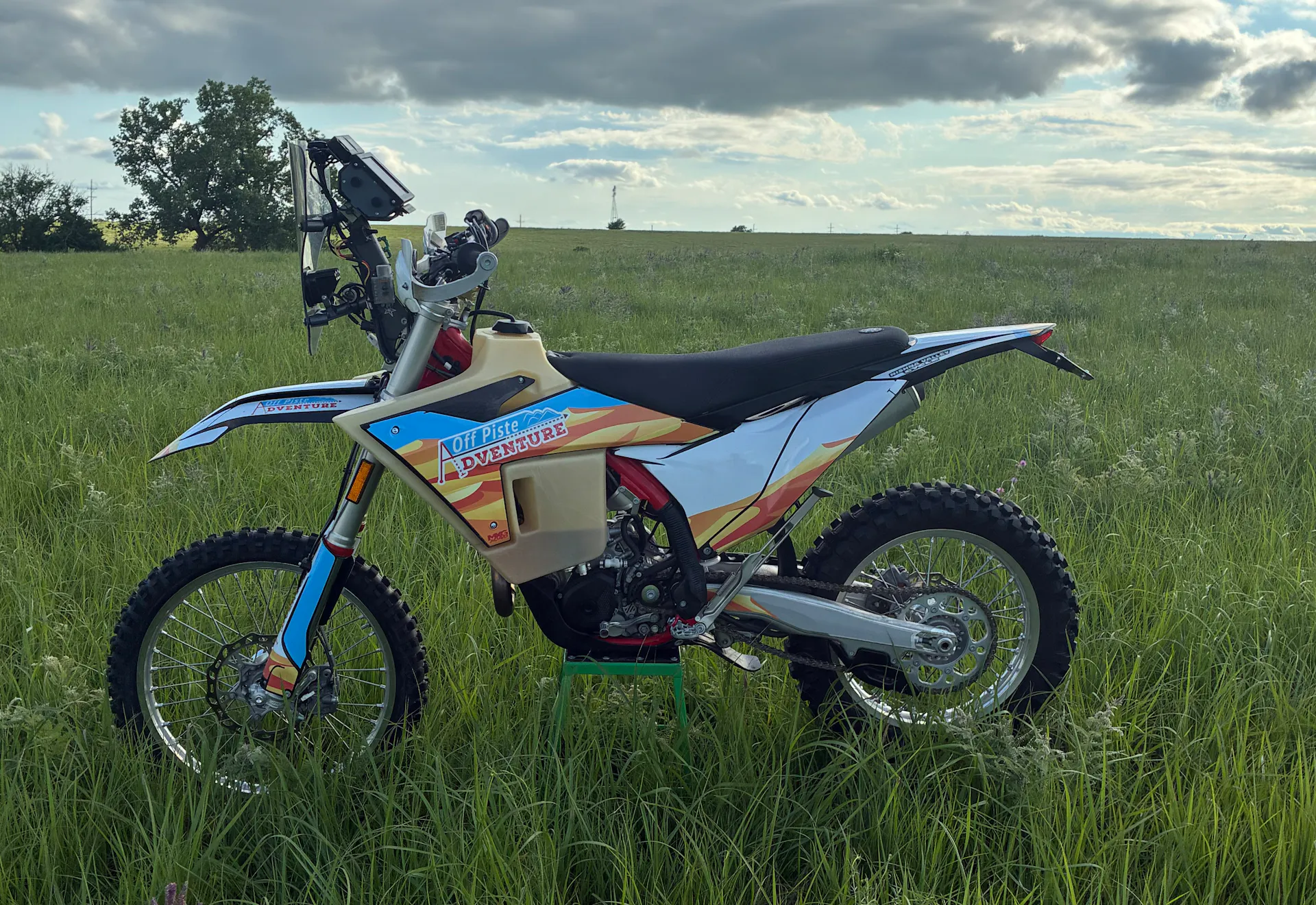 2024 GasGas ES500F left side