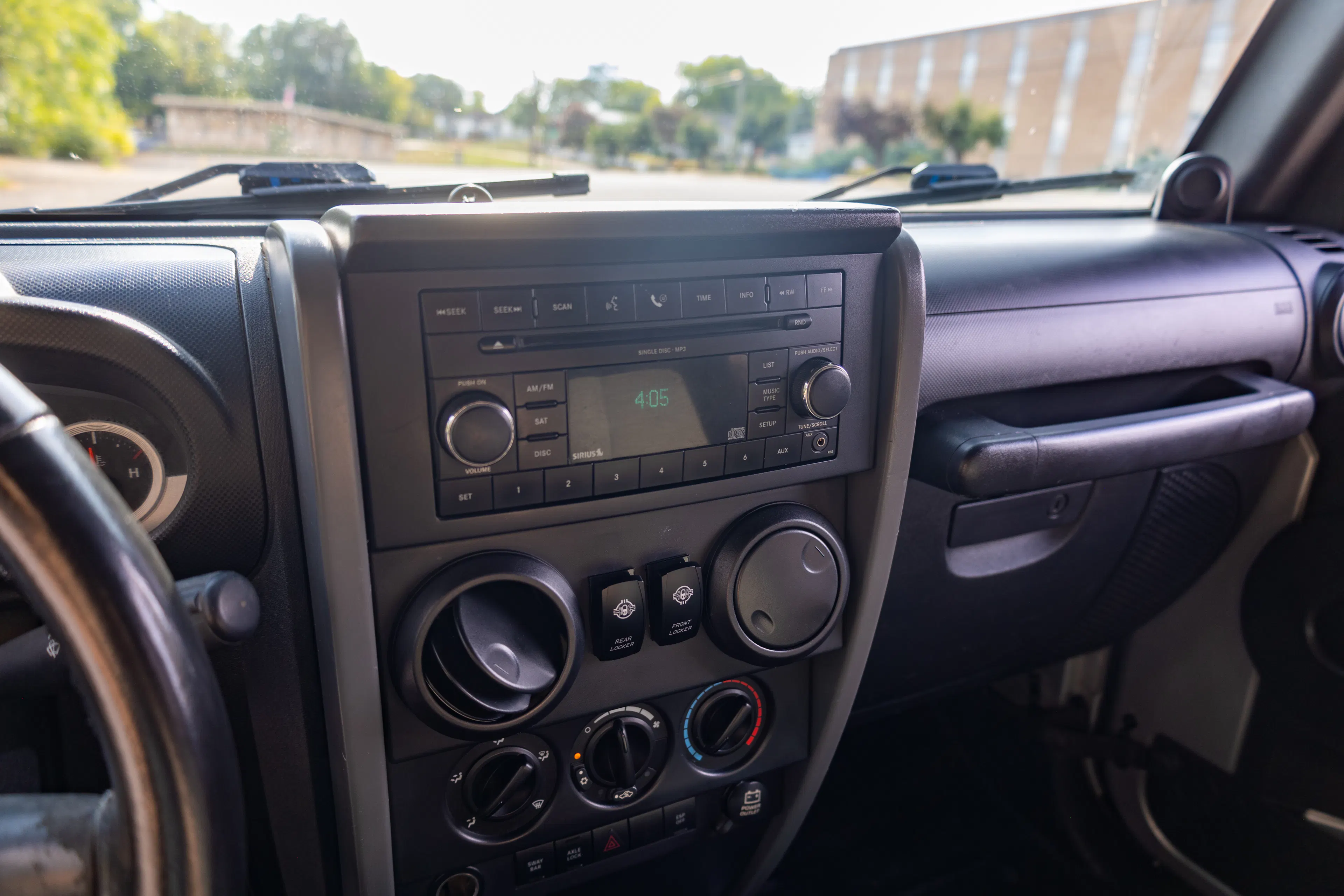 2007 Jeep Wrangler Limited Rubicon center stack
