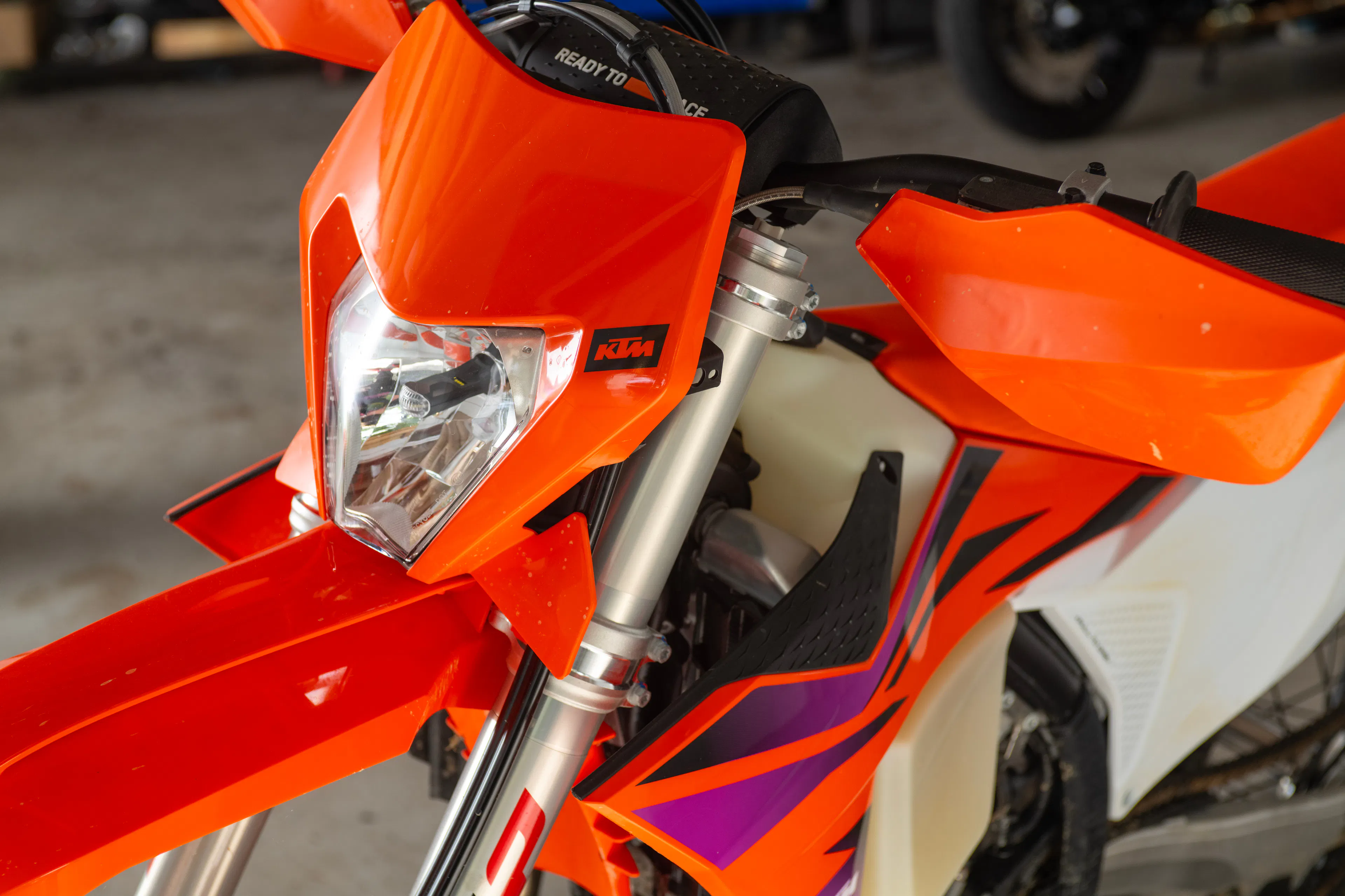 2024 KTM 350 XW-F headlight