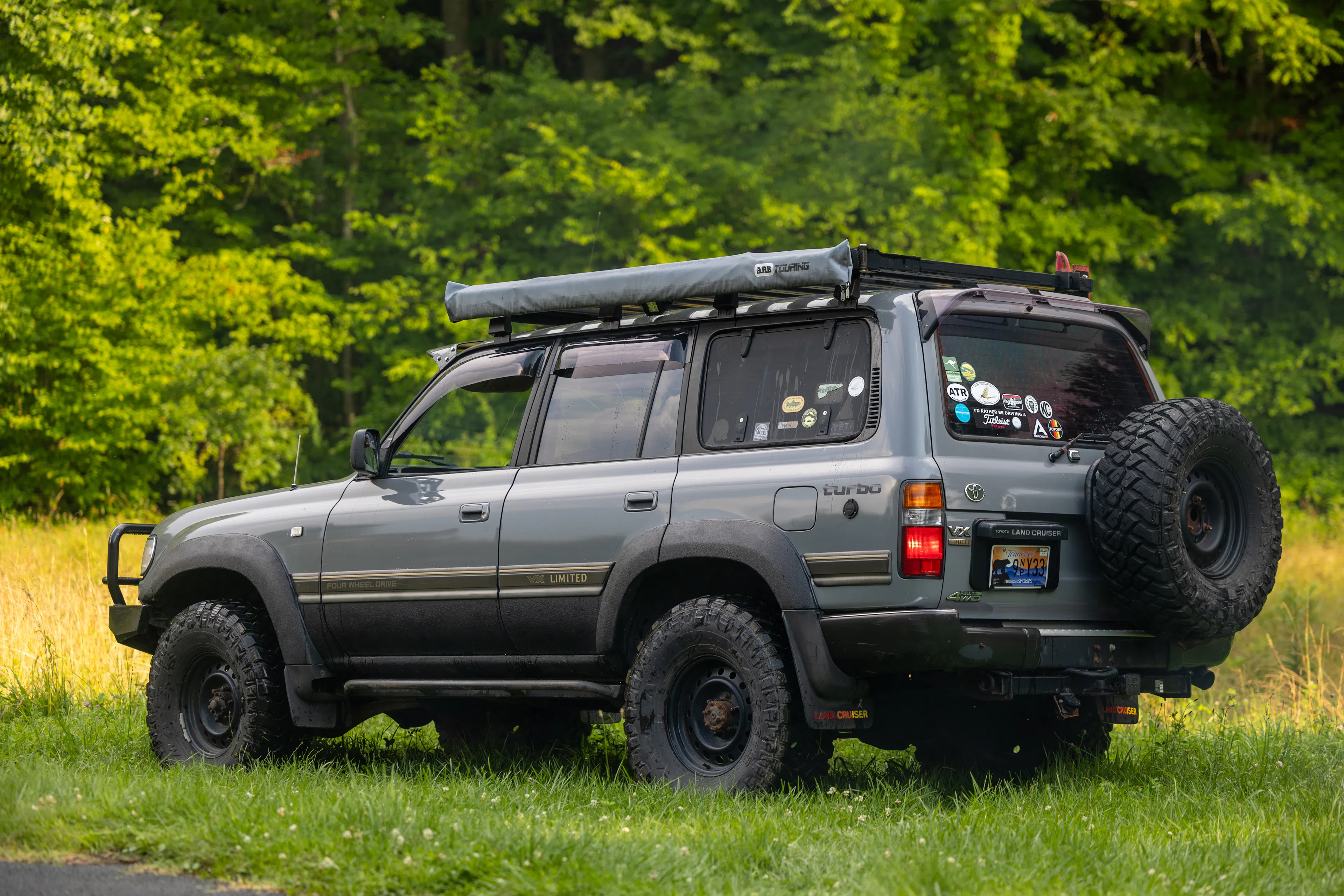 1990 Toyota Land Cruiser VX Limited rear passenger 3/4