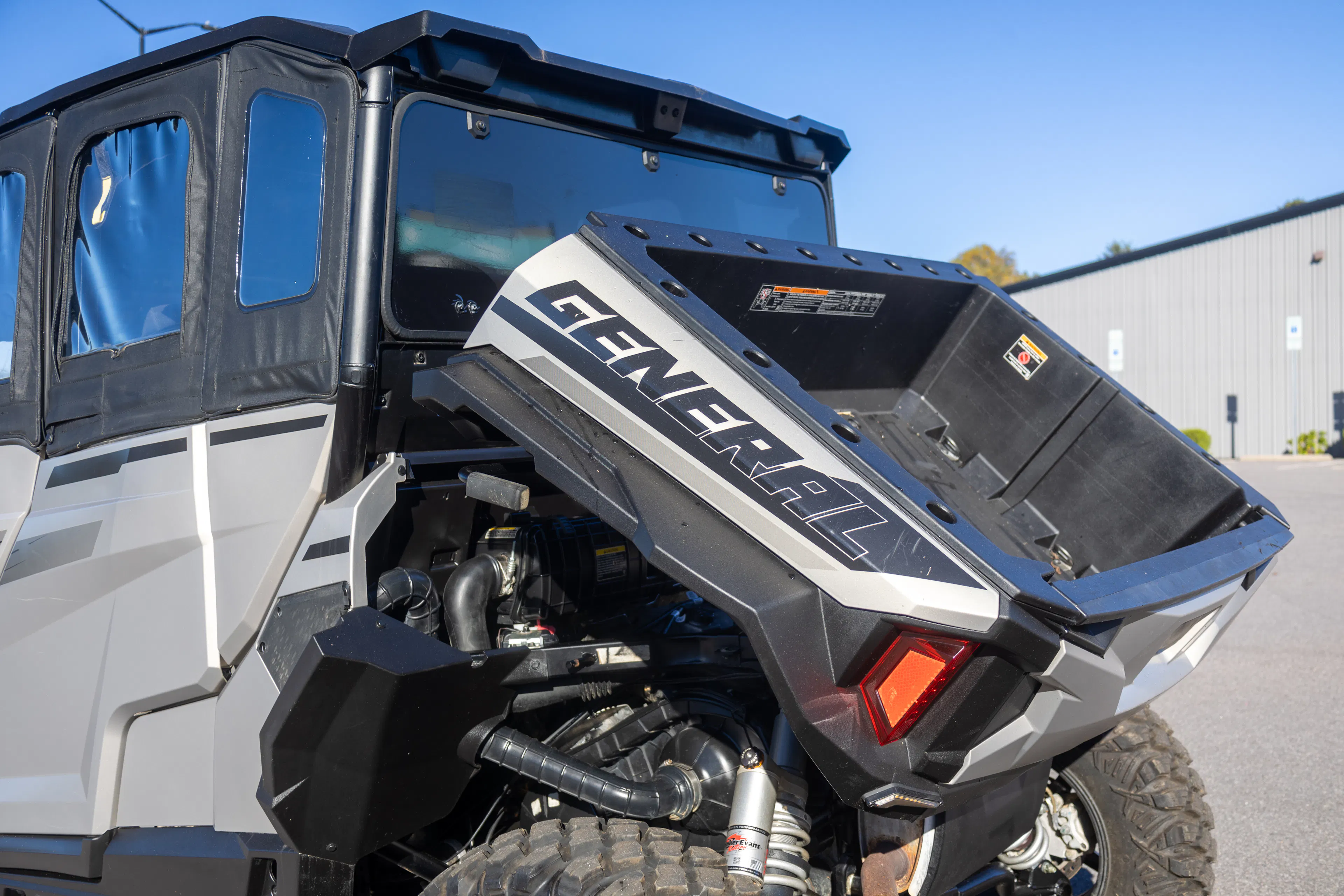 2024 Polaris General XP4 1000 Ultimate bed down