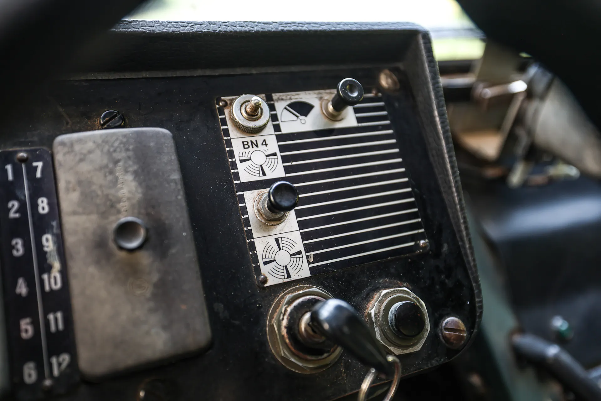 1972 Steyr-Puch Pinzgauer wiper switch